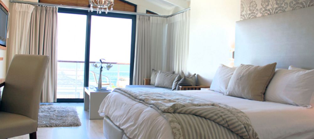 Harbour House Premier Bedroom - Image 4