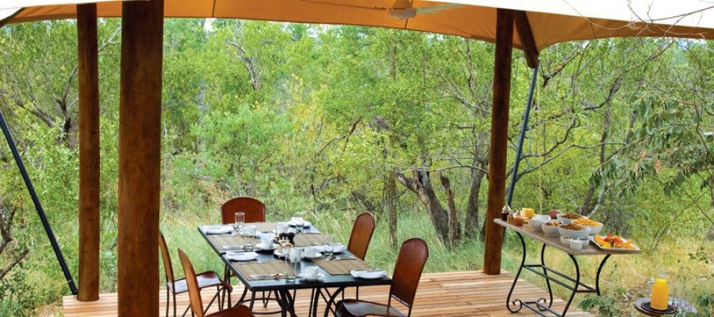 Outdoor dining at Little Garonga, Kruger National Park - Image 6