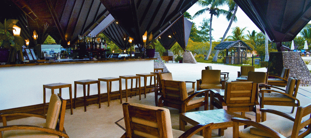 The open-air bar at New Emerald Cove, Praslin, Seychelles - Image 13