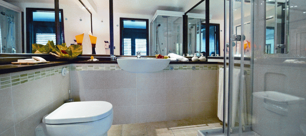 A bathroom at New Emerald Cove, Praslin, Seychelles - Image 11