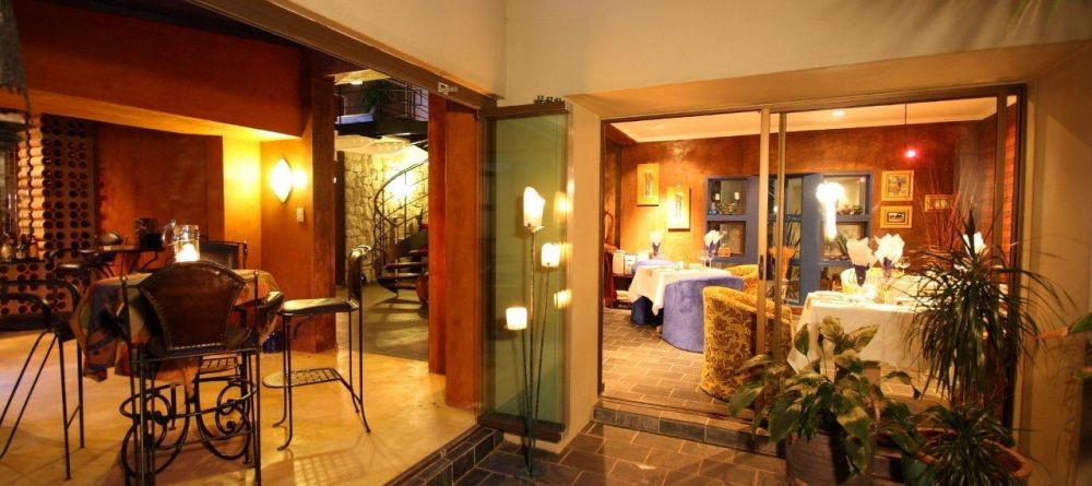 African Rock Hotel Patio - Image 9