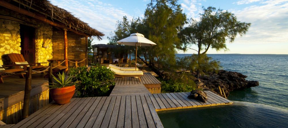 Azura Quila Villa Quilalea deck view from side - Image 3