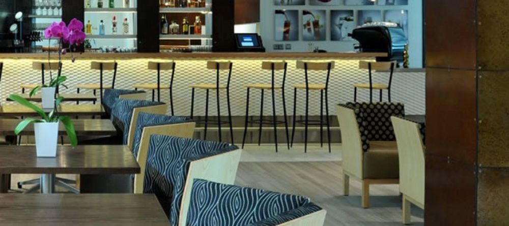 bar - Image 1