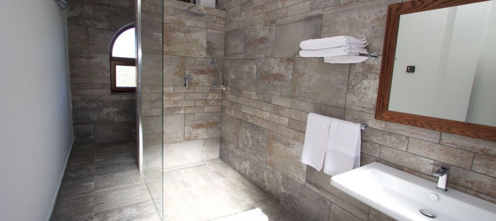 Bathroom - Image 5