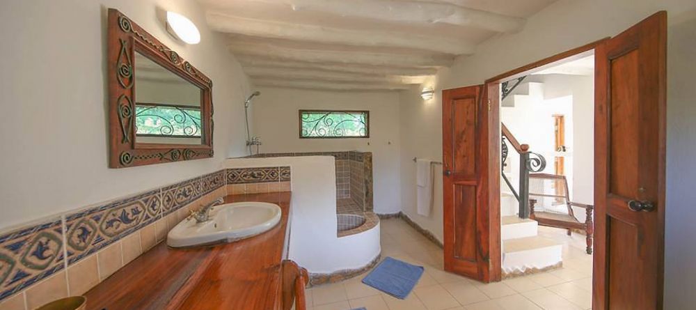 Bathroom - Image 13