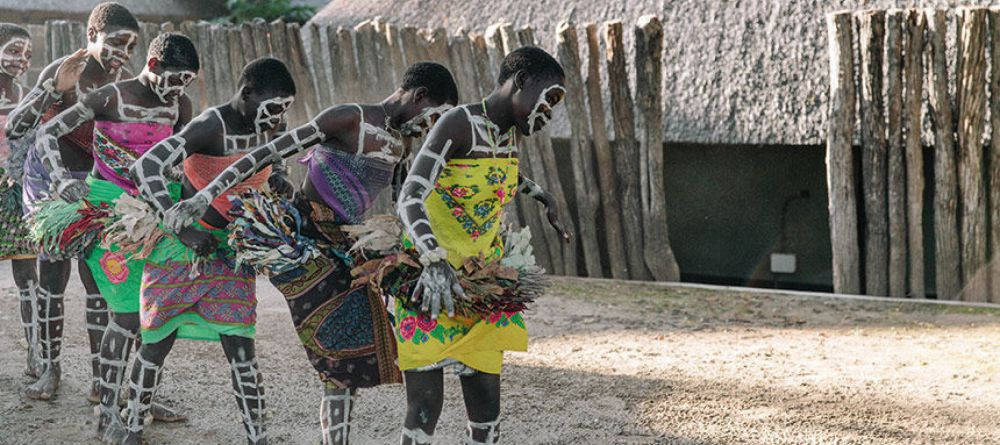 Chilo Gorge dancers - Image 5