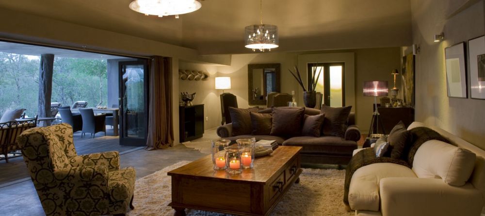 The spacious lounge at Chitwa House, Sabi Sands Game Reserve, South Africa - Image 5