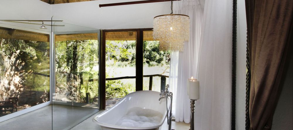 The modern bathrooms at Dulini Lodge, Sabi Sands Game Reserve, South Africa - Image 2