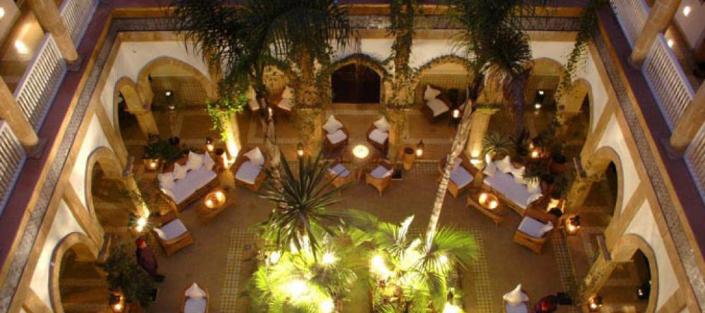 Palais Heure Bleue outdoor dining - Image 8