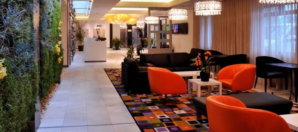 lobby - Image 3