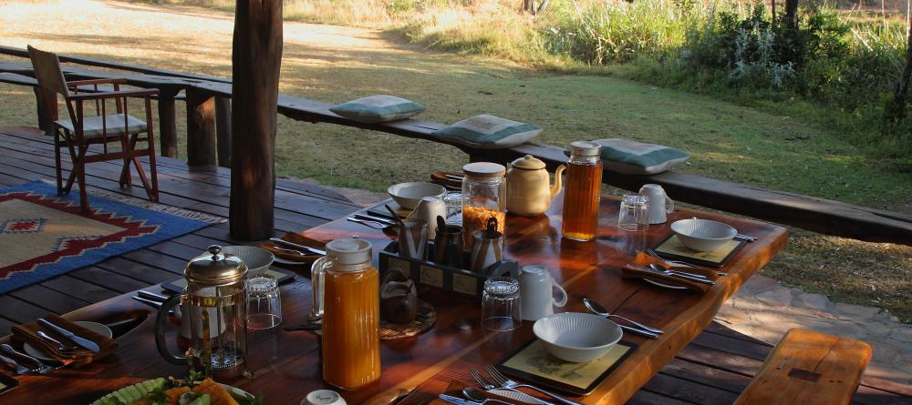 Lunch on the veranda at Acacia House, Masai Mara National Reserve, Kenya (Steve Mann) - Image 7