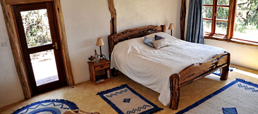 One of three guestrooms at Mara House, Masai Mara National Reserve, Kenya - Image 12