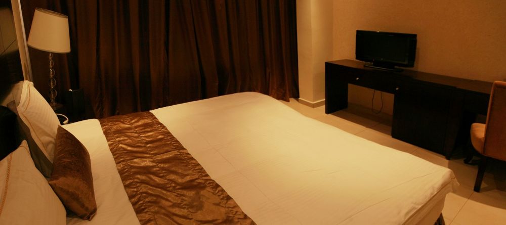 Mikhael's Hotel Standard Room - Image 10