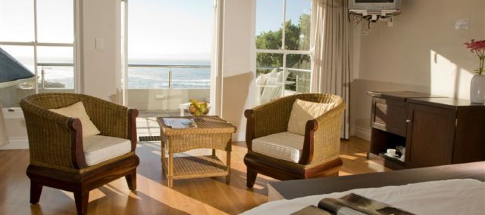 Ocean Eleven Guesthouse - Deluxe Room # 6 - Image 10