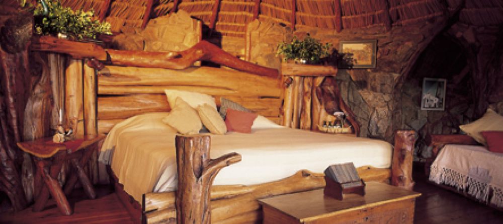 Ol Malo Bedroom - Image 15