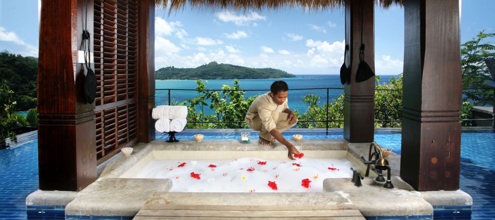 Outdoor sunken bath at Maia Luxury Resort and Spa, Mahe, Seychelles - Image 9