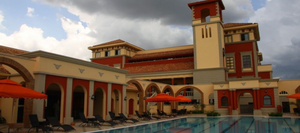 Enjoy the pool at Serena Lake Victoria Hotel - Image 4