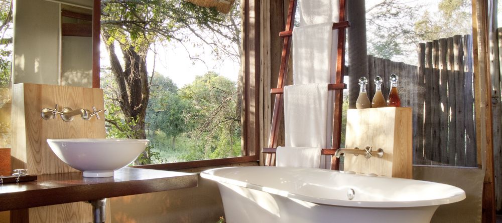 Rhino Post Safari Lodge - Bathroom - Image 4