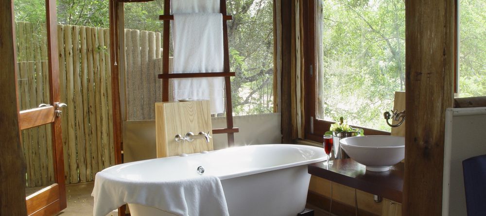Rhino Post Safari Lodge - Bathroom Image # 2 - Image 5