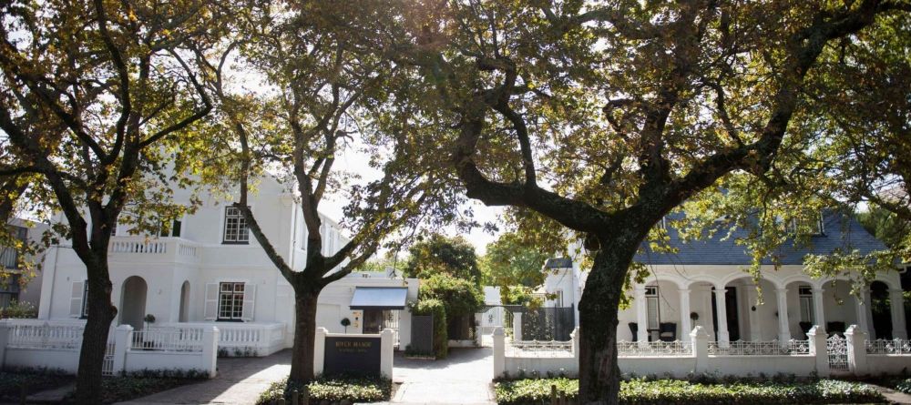 river-manor-boutique-hotel-exteriors-entrance - Image 7
