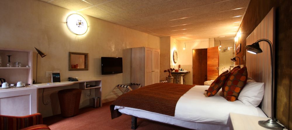 Room 6 at the African Rock Hotel - Image 14