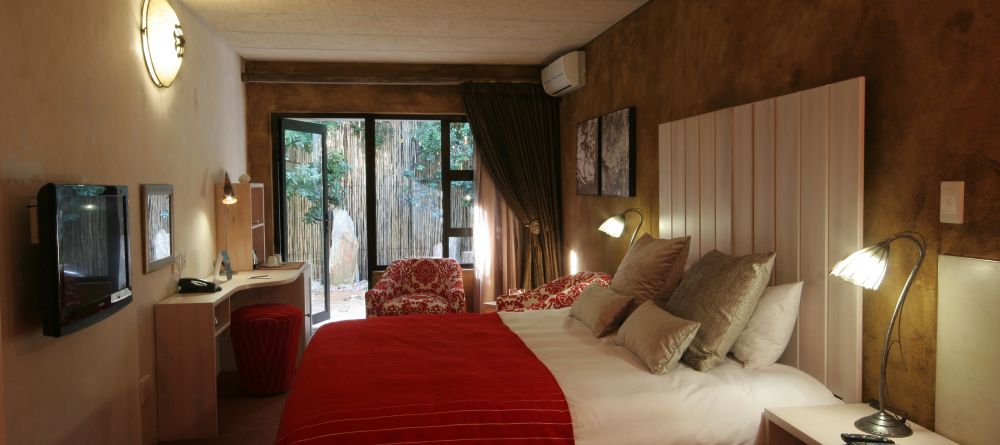 Room 9 at the African Rock Hotel - Image 18