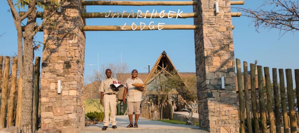 Safarihoek Lodge entrance - Image 6