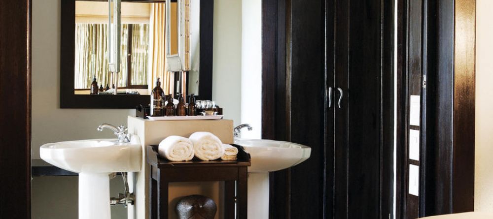 The bathroom in a guest suite at Londolozi Varty Camp, Sabi Sands Game Reserve, South Africa - Image 2