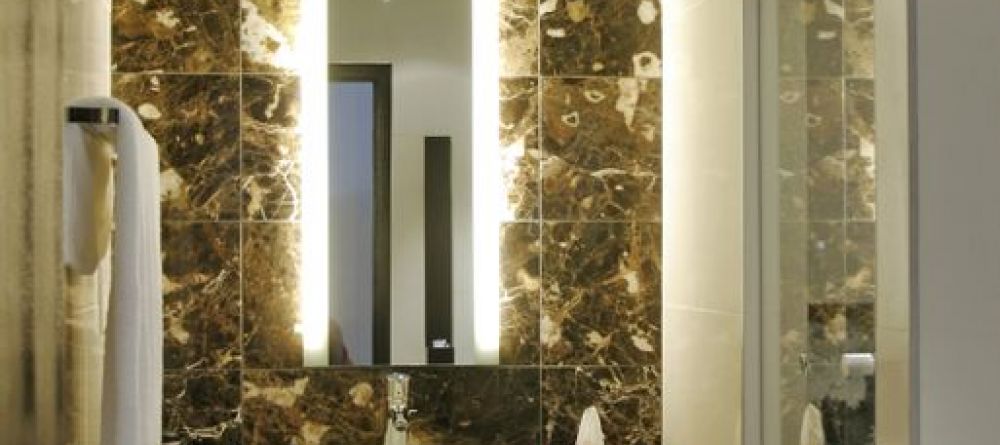 V & A Hotel Superior Loft Bath - Image 10