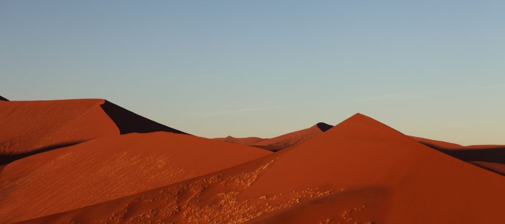 The amazing dunes at Sossusvlei - Image 8