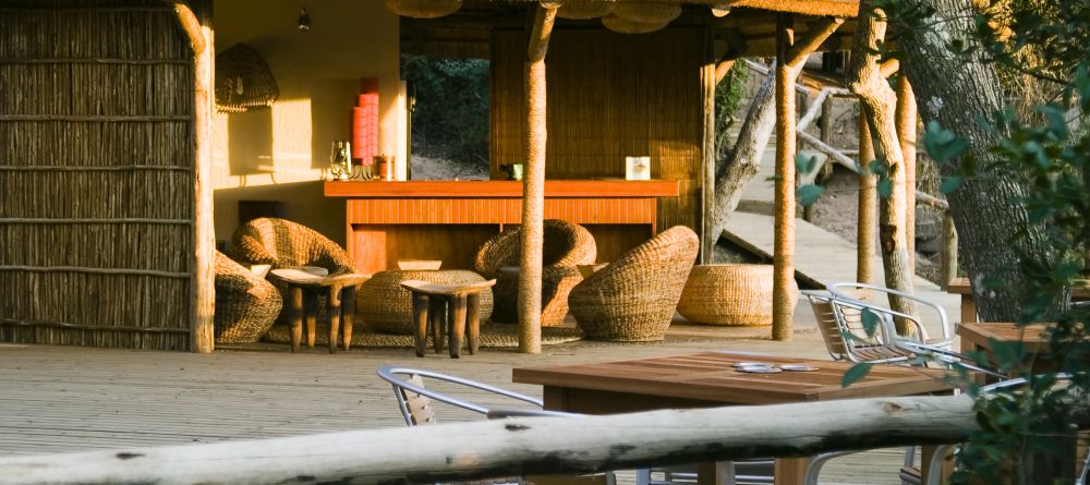 Thonga Beach Lodge - Bar in the Afternoon - Image 6