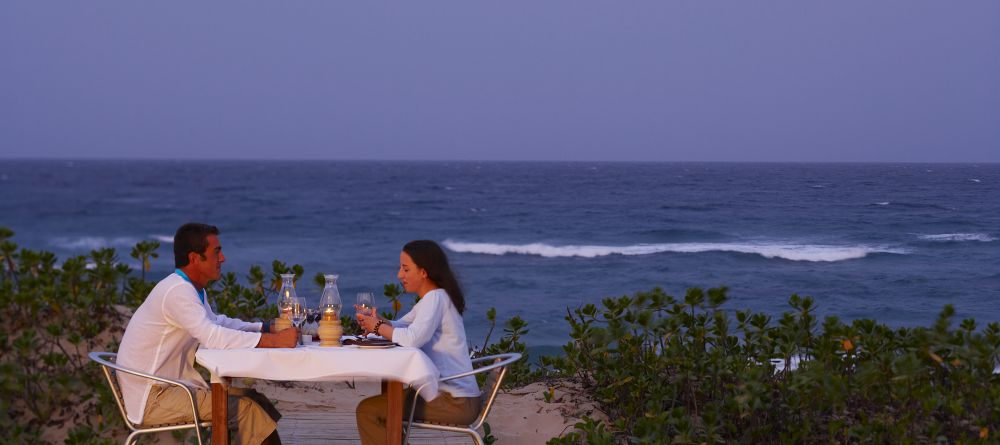 Thonga Beach Lodge - Beach Deck with Moon - Image 11