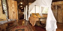 Boat bed- Ngong House, Nairobi, Kenya