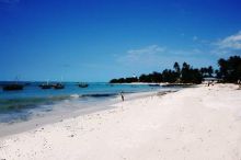 Flame Tree Cottages - Beach Image #2