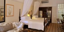 Twin Sable Signature Room