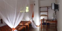 Outpost Lodge - Guest room