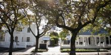 river-manor-boutique-hotel-exteriors-entrance
