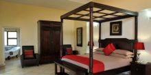 Zulu Nyala Game Lodge guest room