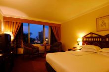 Standard guestroom- Nairobi Serena Hotel, Nairobi, Kenya