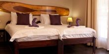 Villa Violet bed